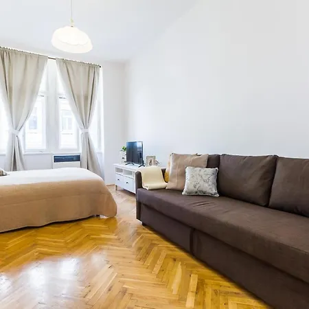Apartment Royal Rehorova I. *