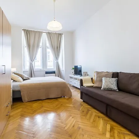 Apartment Royal Rehorova I. *